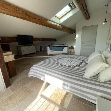 Appartement De Charme Sud Luberon Classe 4 Etoiles Puyvert المظهر الخارجي الصورة